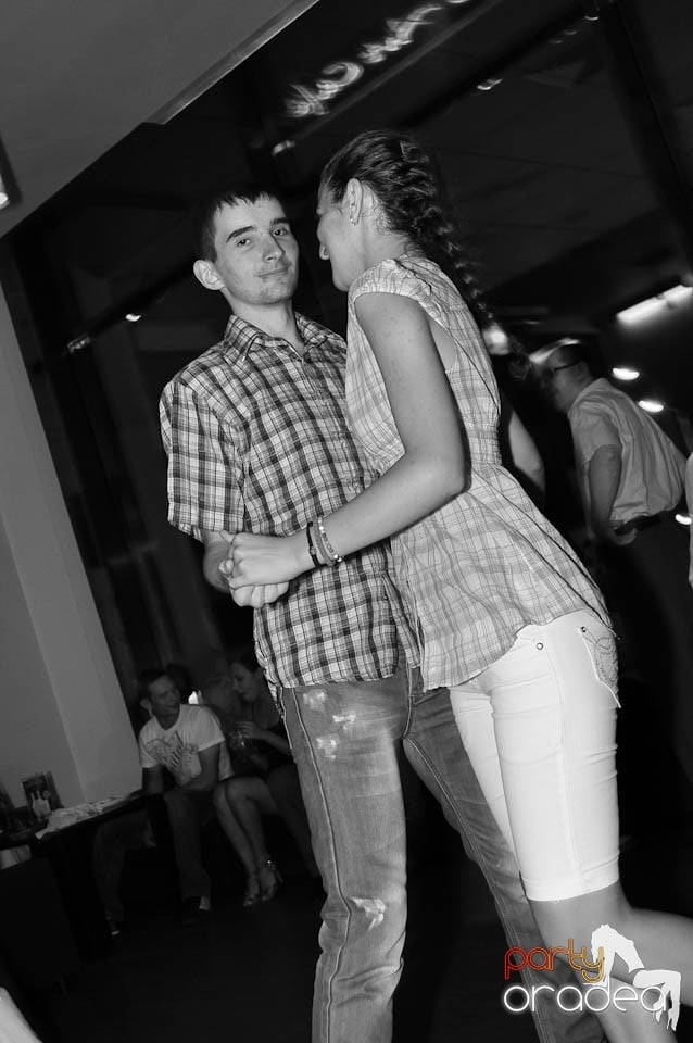 Seară de dans în Blondy's, 