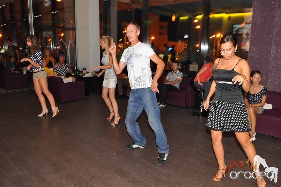 Seară de dans în Blondy's, 