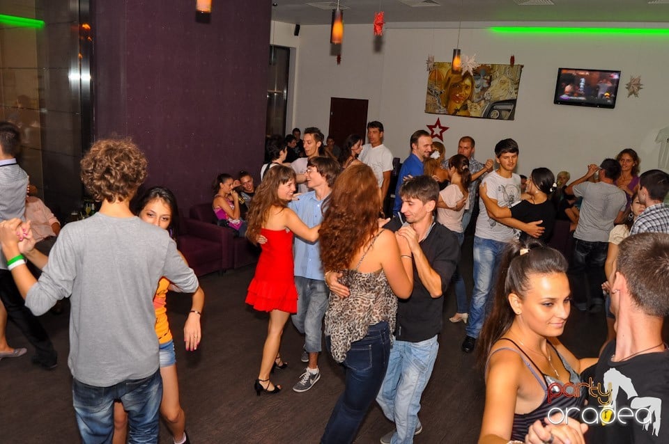 Seară de dans în Blondy's, 