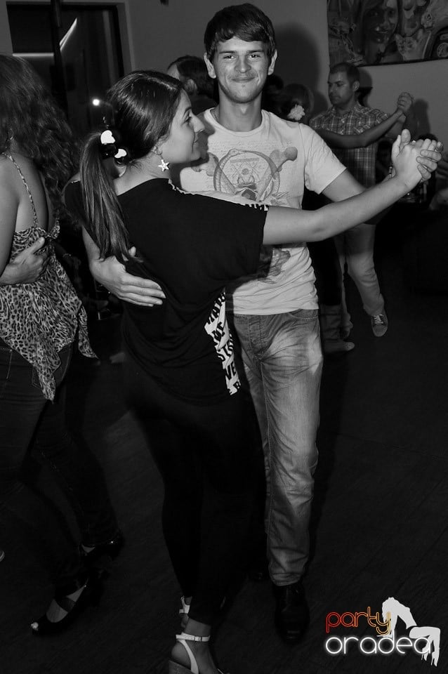 Seară de dans în Blondy's, 