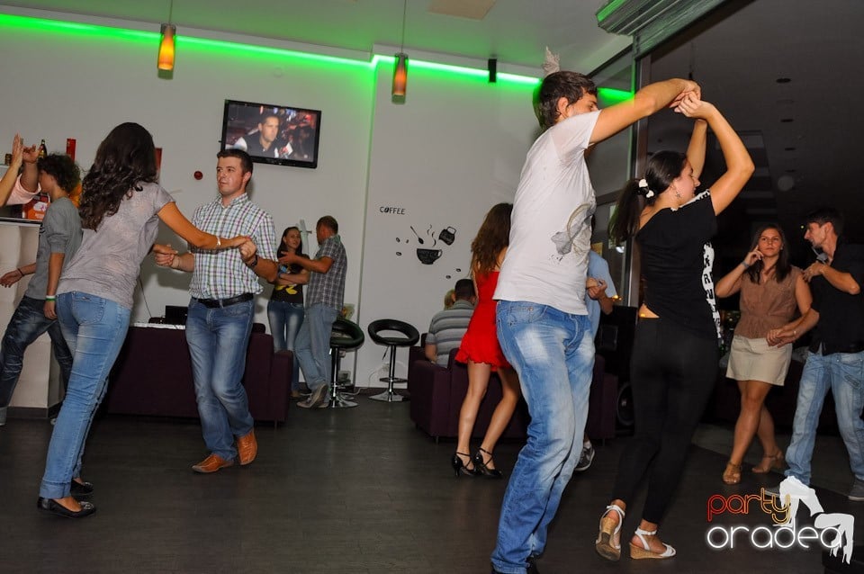 Seară de dans în Blondy's, 