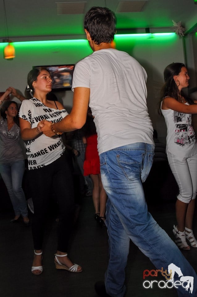 Seară de dans în Blondy's, 