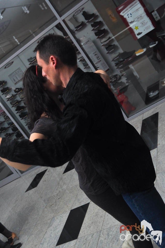 Seară de dans în Blondy's, 