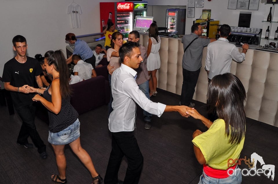 Seară de dans în Blondy's, 