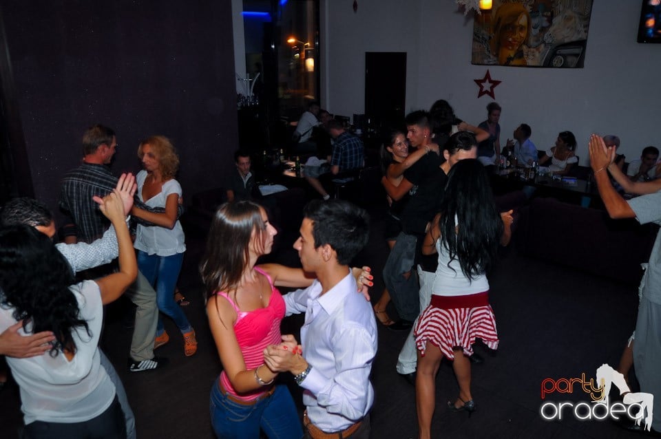 Seară de dans în Blondy's, 