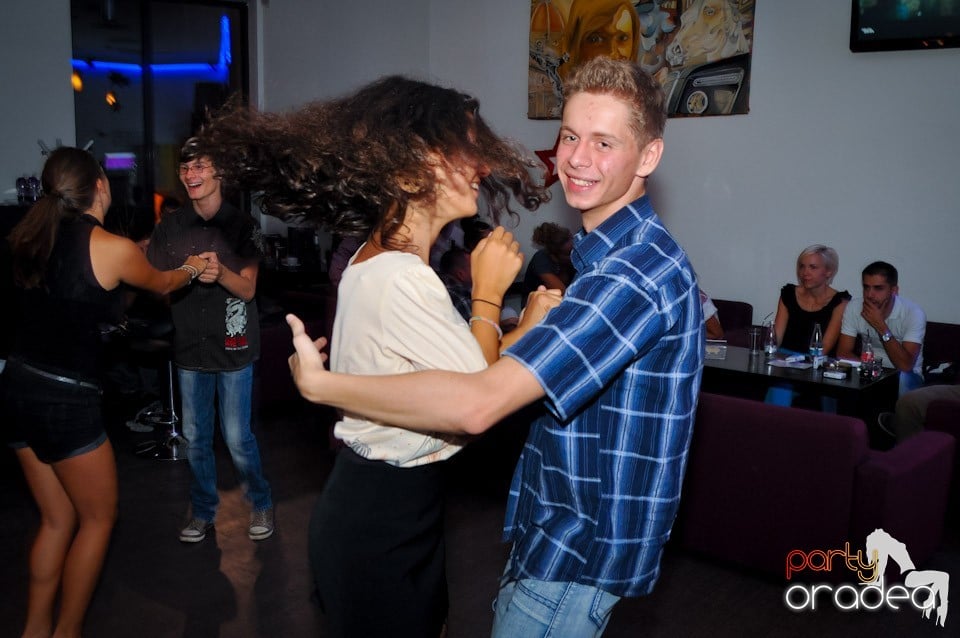 Seară de dans în Blondy's, 