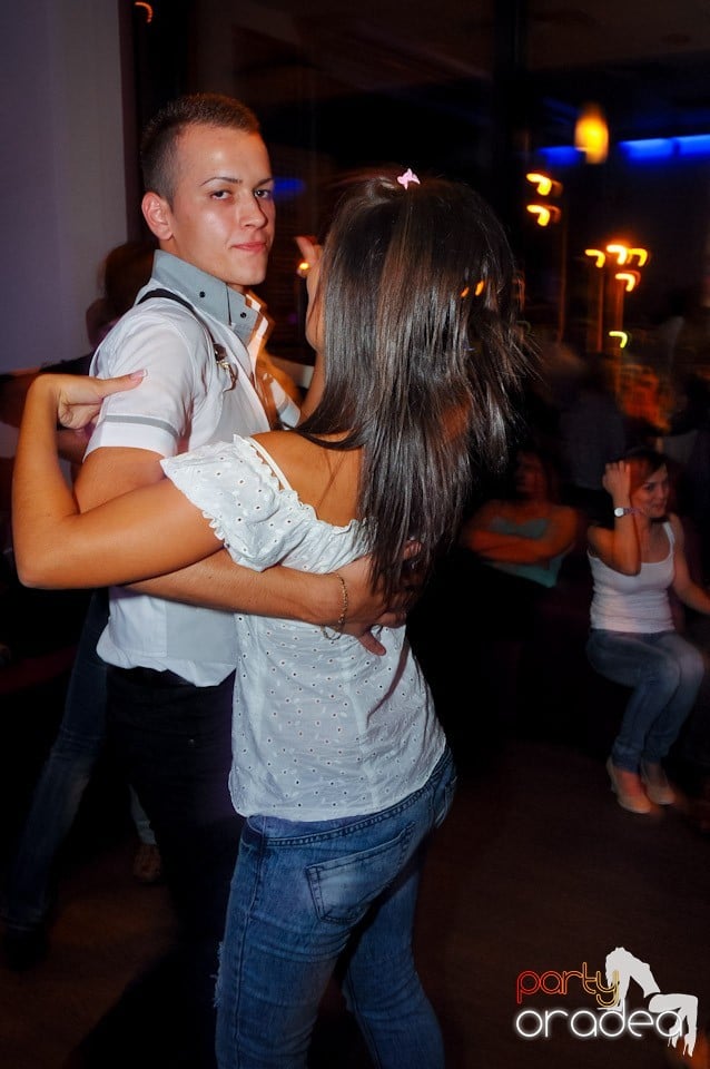 Seară de dans în Blondy's, 