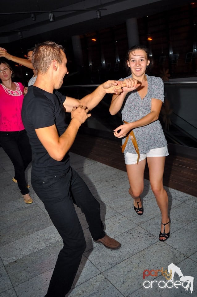 Seară de dans în Blondy's, 