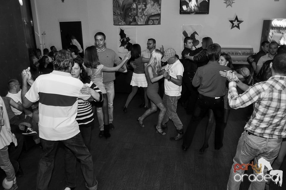 Seară de dans în Blondy's, 