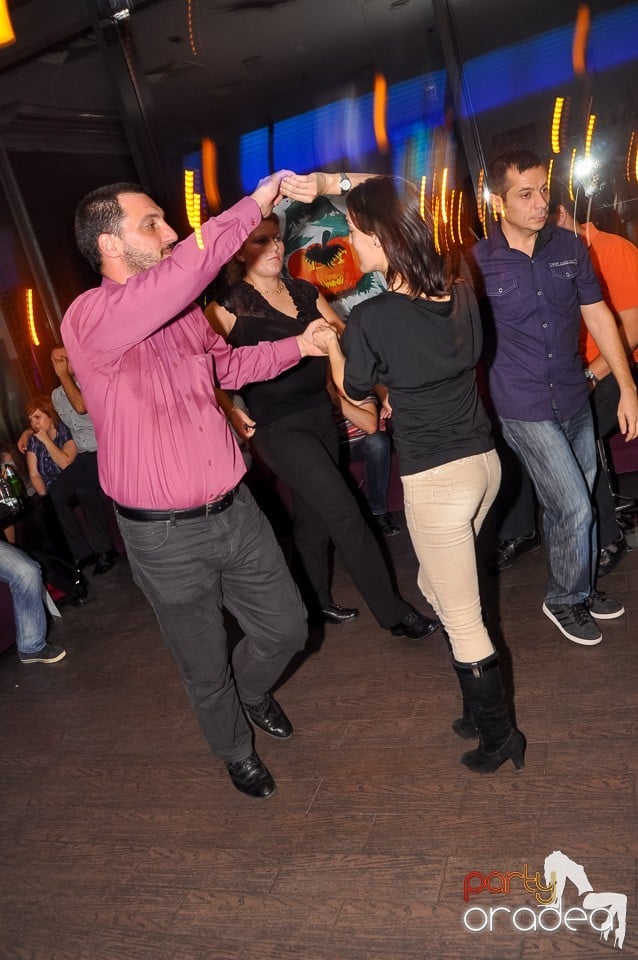 Seară de dans în Blondy's, 