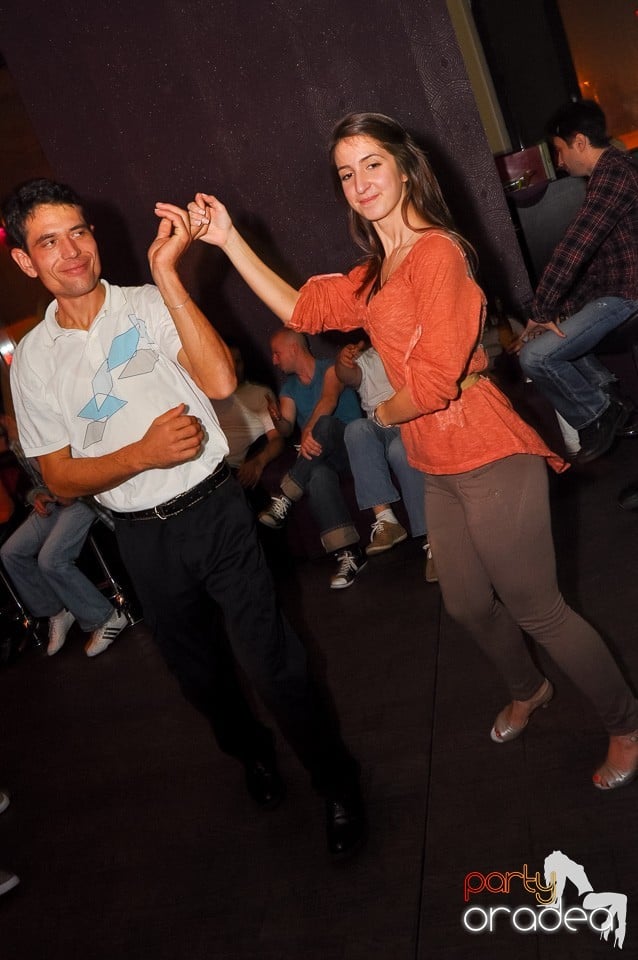 Seară de dans în Blondy's, 