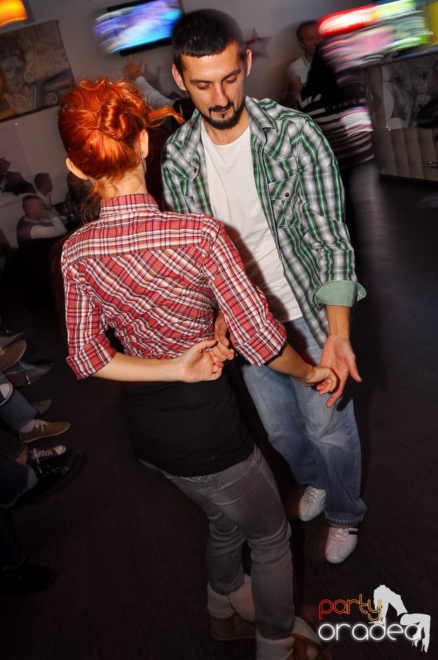 Seară de dans în Blondy's, 