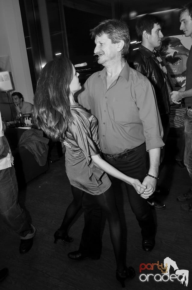 Seară de dans în Blondy's, 