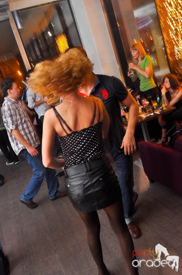 Seară de dans în Blondy's, 