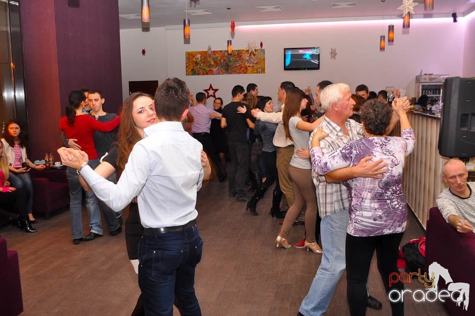 Seară de dans în Blondy's, 