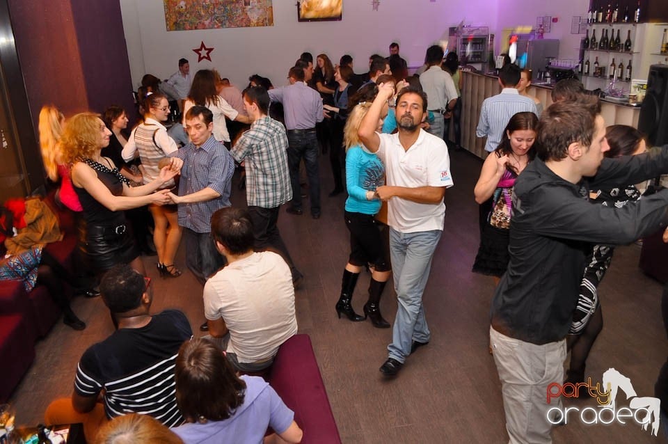 Seară de dans în Blondy's, 