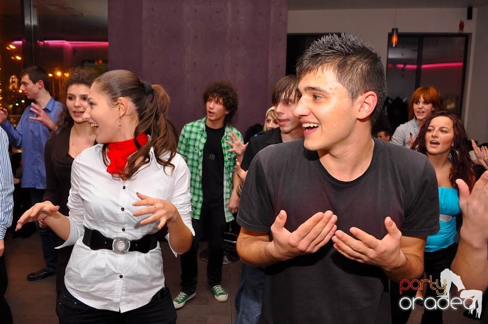 Seară de dans în Blondy's, 