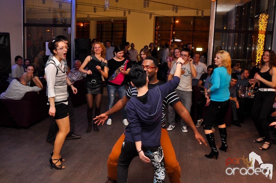 Seară de dans în Blondy's, 