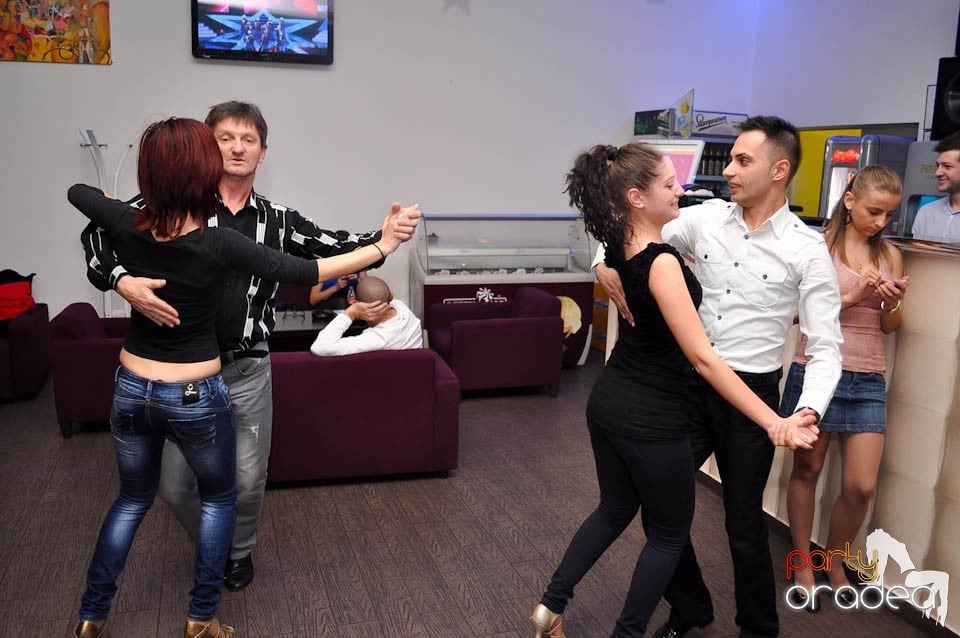 Seară de dans în Blondy's, 