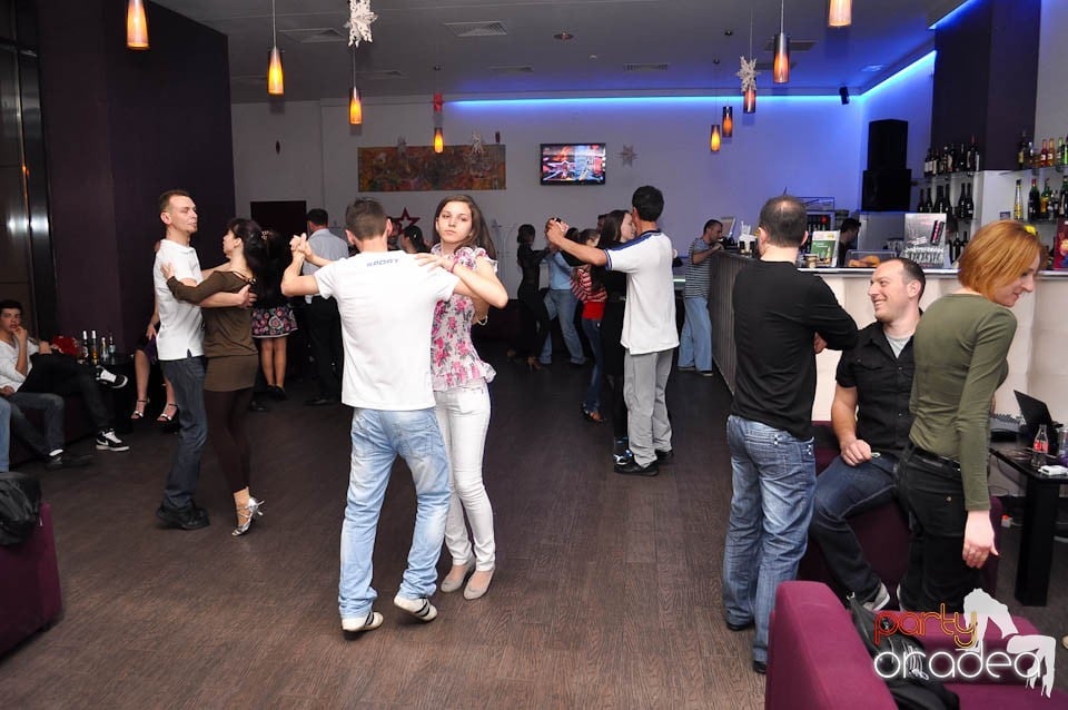 Seară de dans în Blondy's, 