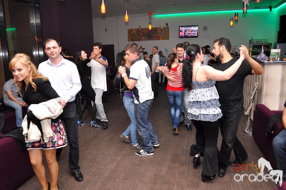 Seară de dans în Blondy's, 