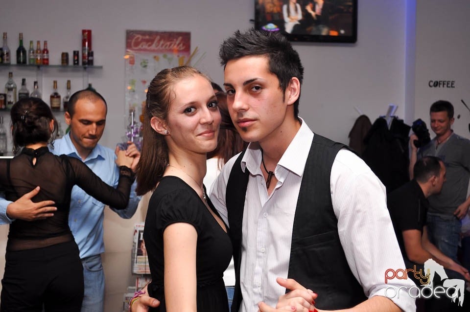 Seară de dans în Blondy's, 