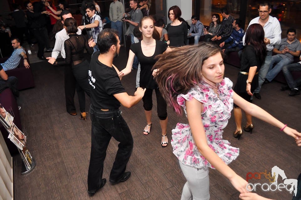 Seară de dans în Blondy's, 