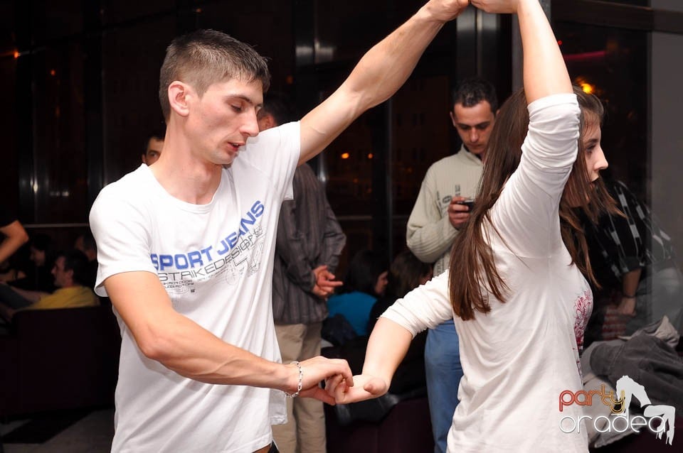 Seară de dans în Blondy's, 