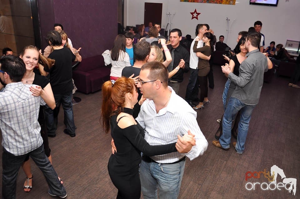 Seară de dans în Blondy's, 