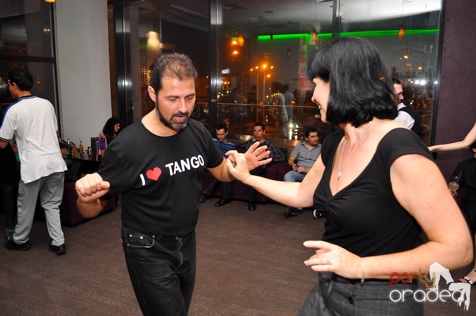 Seară de dans în Blondy's, 