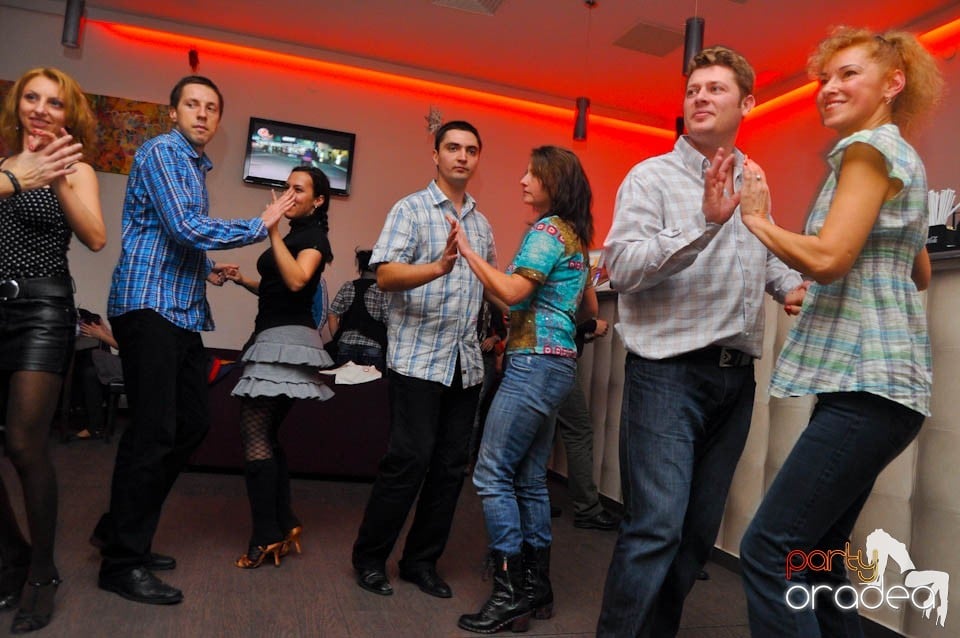 Seară de dans în Blondy's, 