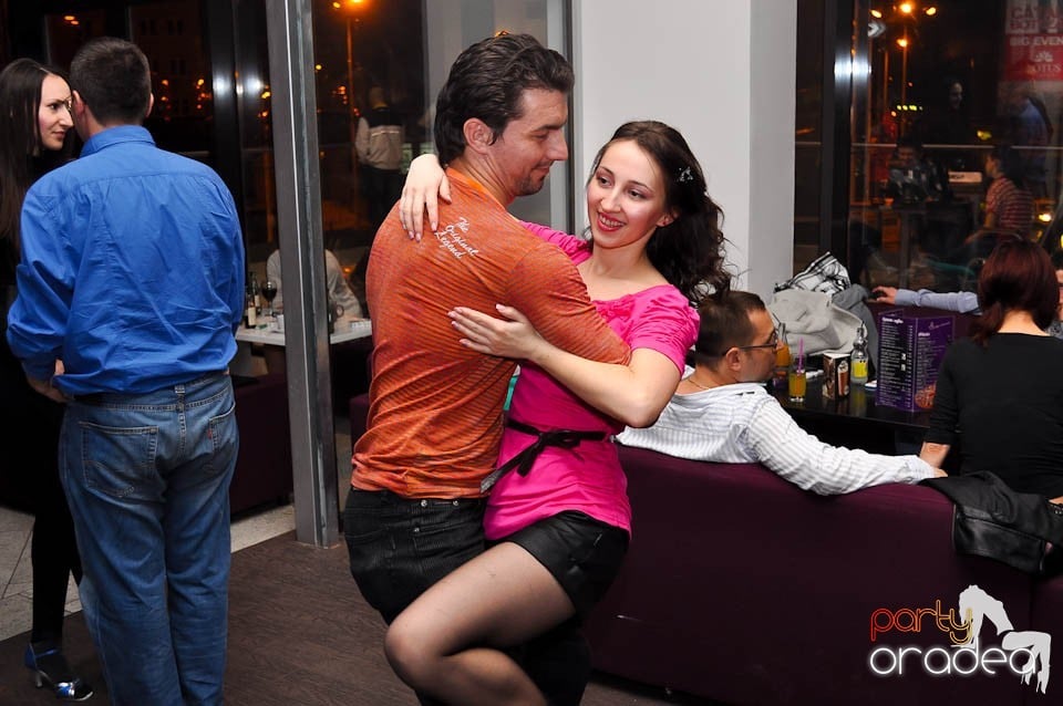 Seară de dans în Blondy's, 