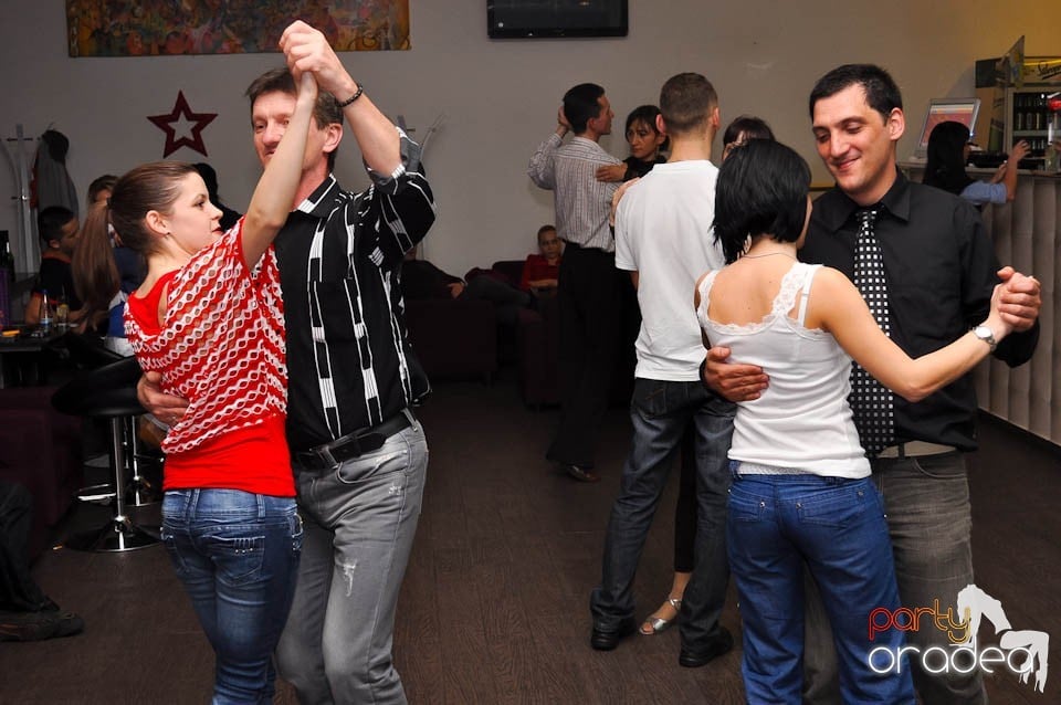 Seară de dans în Blondy's, 