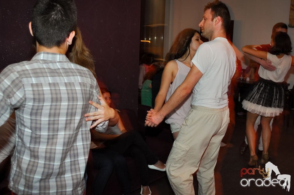 Seară de dans în Blondy's, 