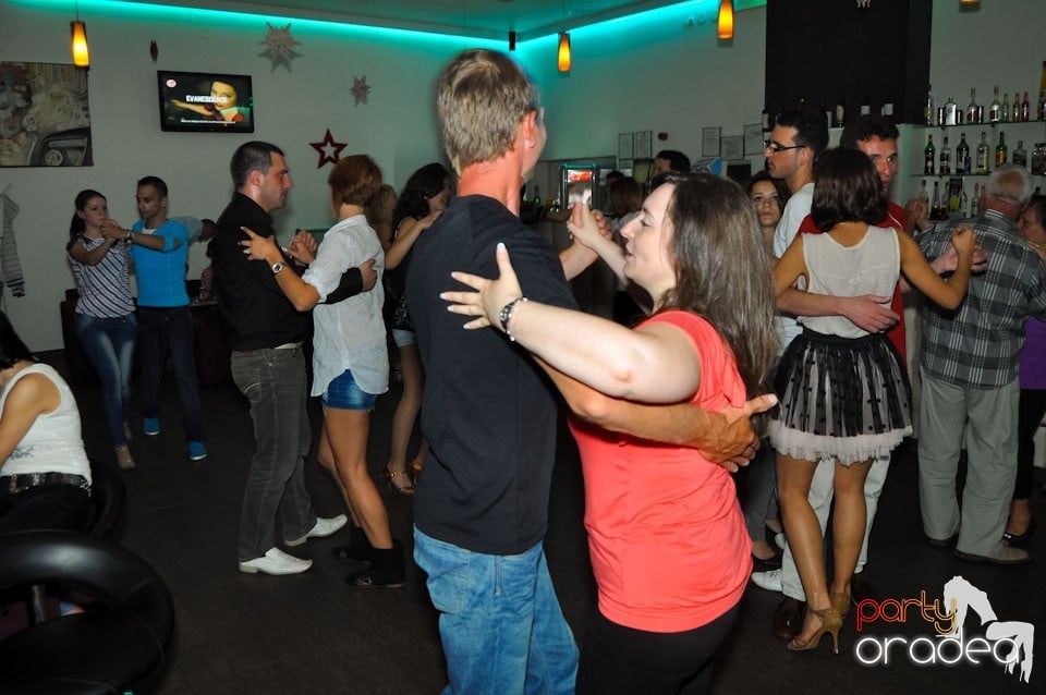 Seară de dans în Blondy's, 