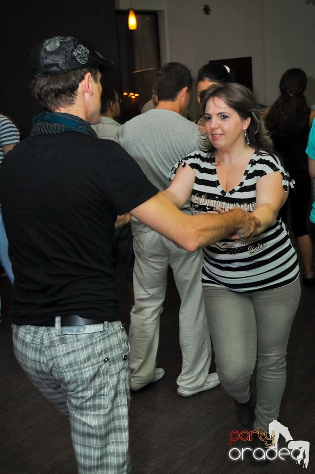 Seară de dans în Blondy's, 