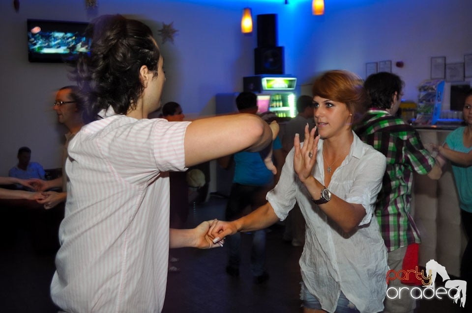 Seară de dans în Blondy's, 