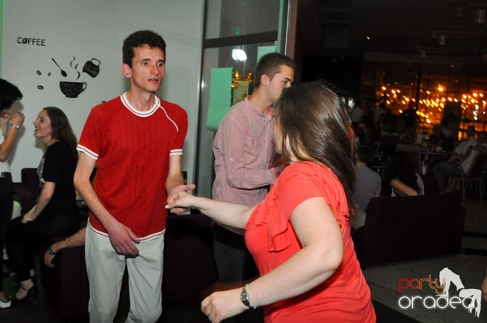 Seară de dans în Blondy's, 