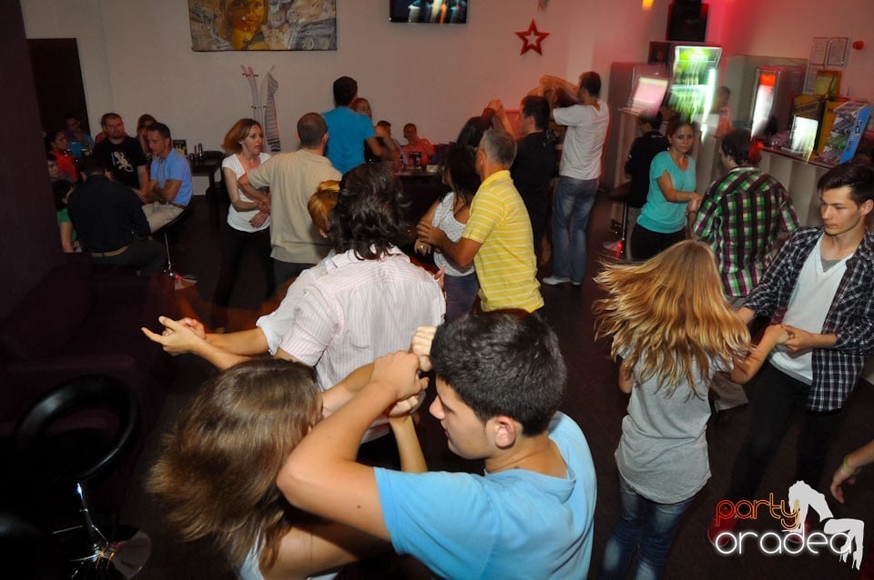 Seară de dans în Blondy's, 