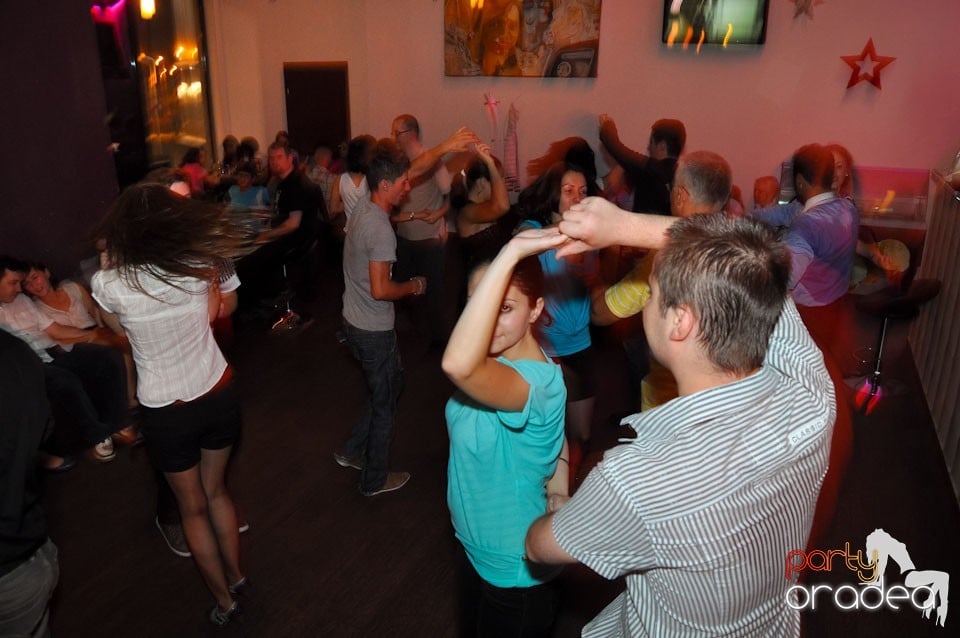 Seară de dans în Blondy's, 