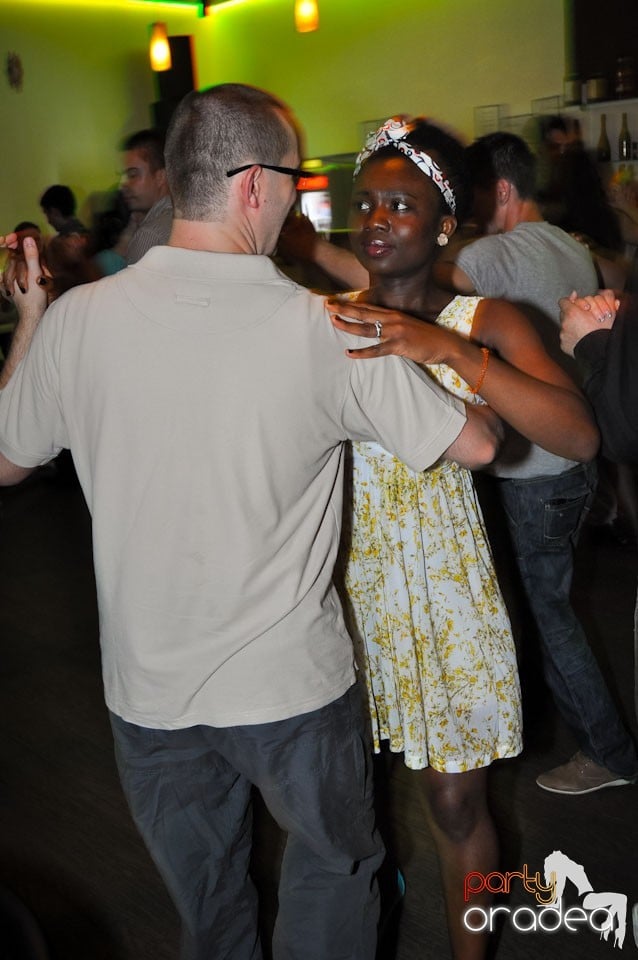 Seară de dans în Blondy's, 