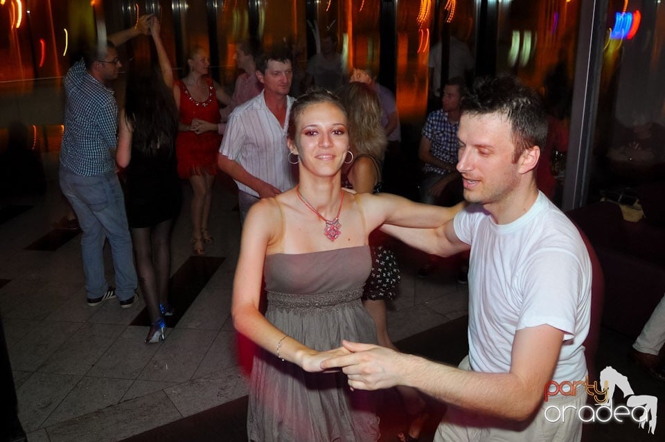 Seară de dans în Blondy's, 