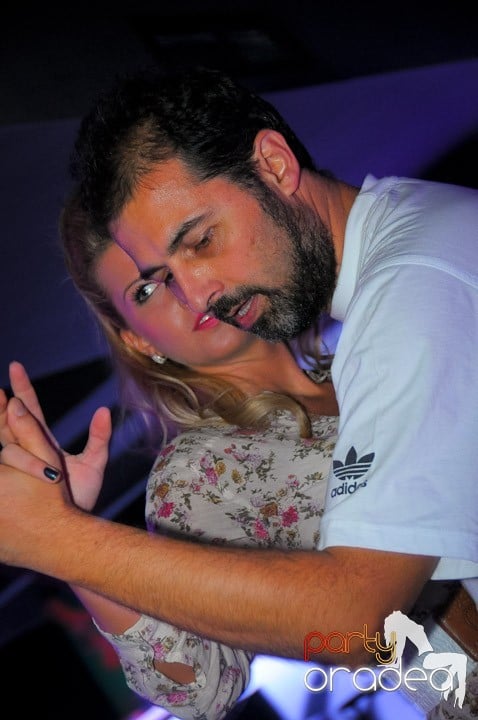 Seară de dans în Club Life,