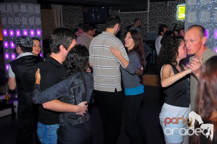 Seară de dans în Club Life, 