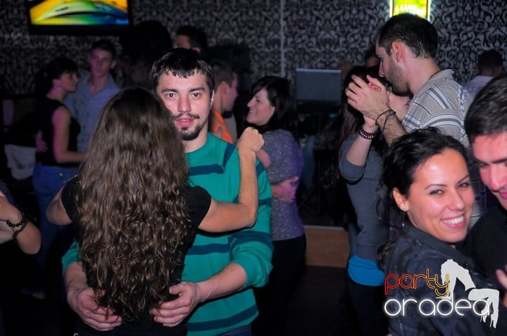 Seară de dans în Club Life,
