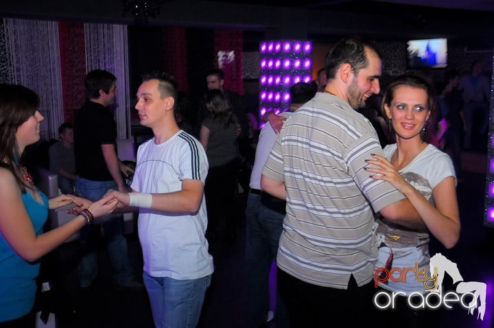 Seară de dans în Club Life, 