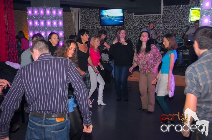 Seară de dans în Club Life,