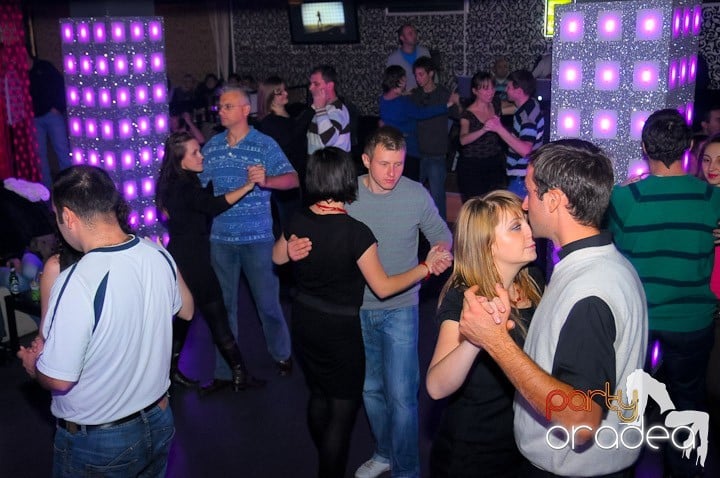 Seară de dans în Club Life,