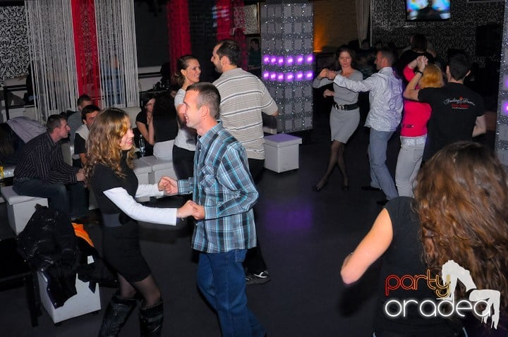 Seară de dans în Club Life, 