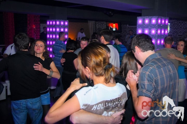 Seară de dans în Club Life, 